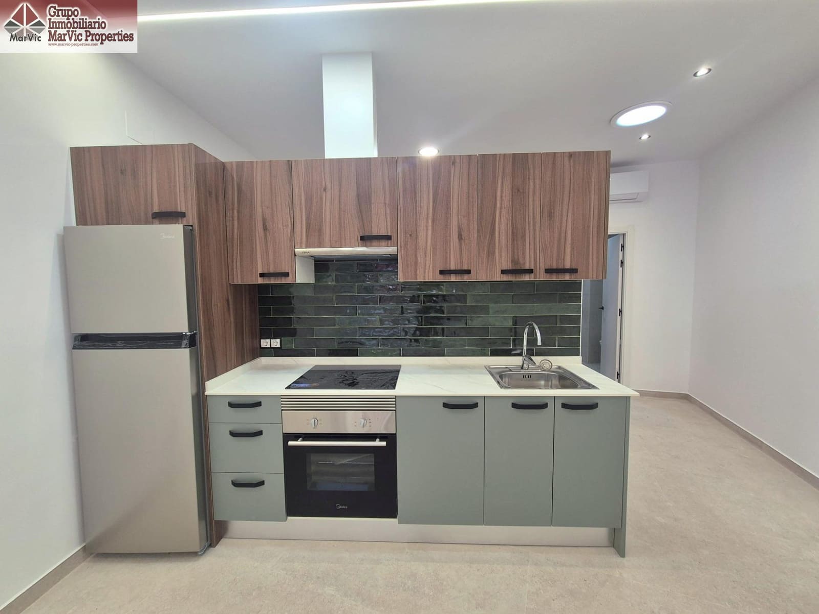 Studio til salgs i Benidorm - € 990 000 (Ref: 9876477)
