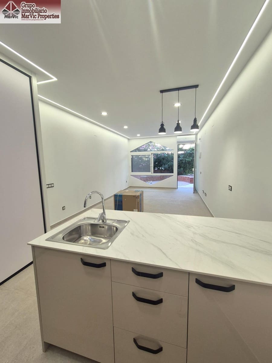 Studio til salgs i Benidorm - € 990 000 (Ref: 9876477)