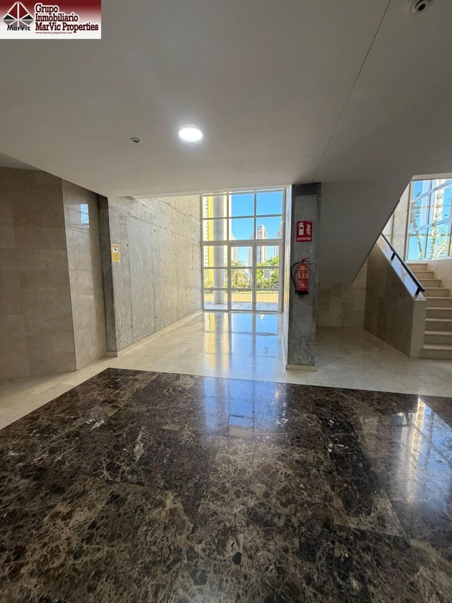 2 bedroom Flat for sale in Benidorm with pool garage - € 336,000 (Ref: 9890415)