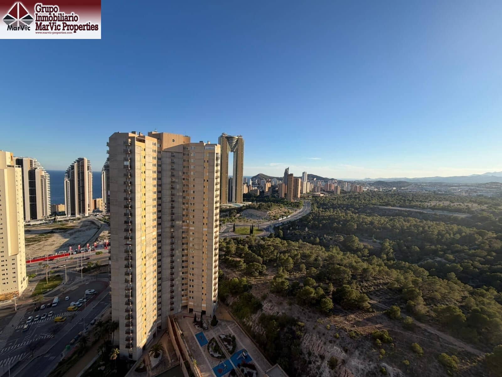 2 bedroom Flat for sale in Benidorm with pool garage - € 336,000 (Ref: 9890415)