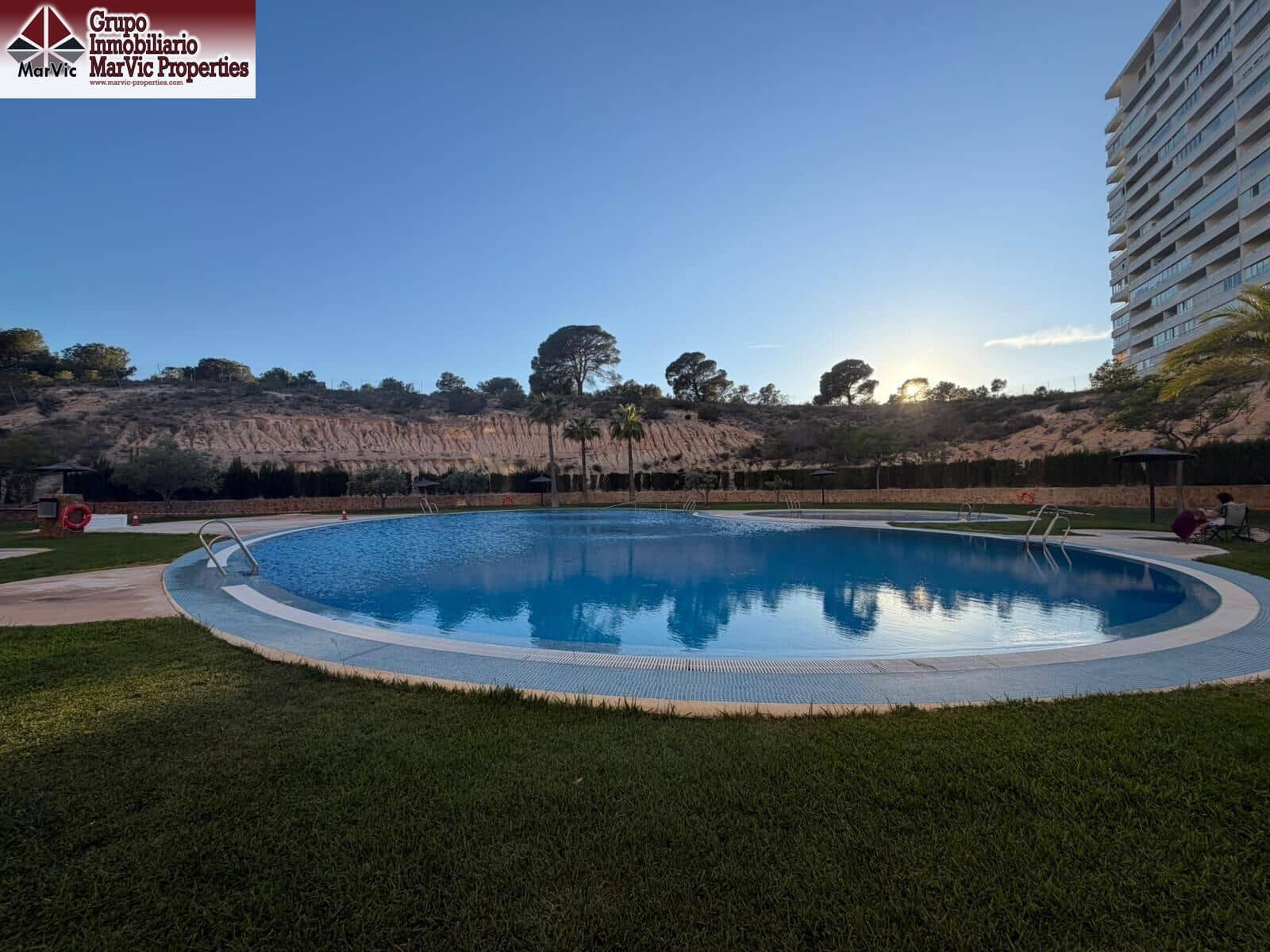 2 bedroom Flat for sale in Benidorm with pool garage - € 336,000 (Ref: 9890415)