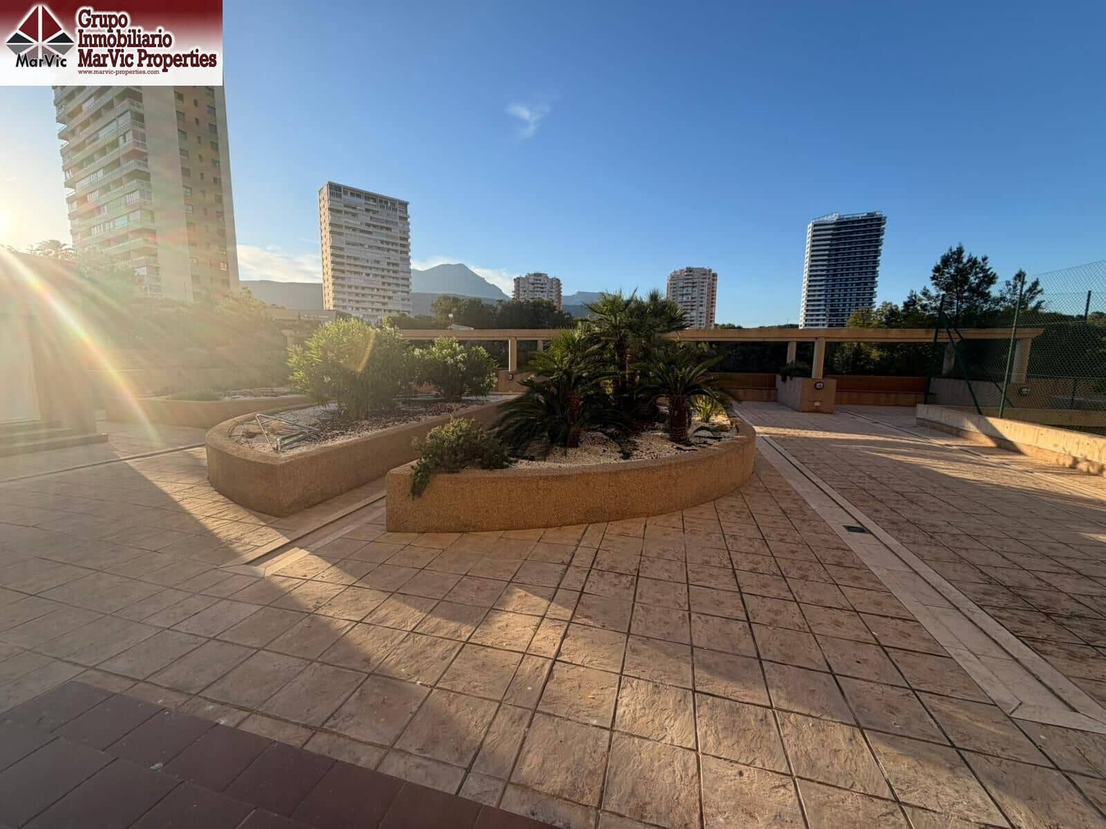 2 bedroom Flat for sale in Benidorm with pool garage - € 336,000 (Ref: 9890415)