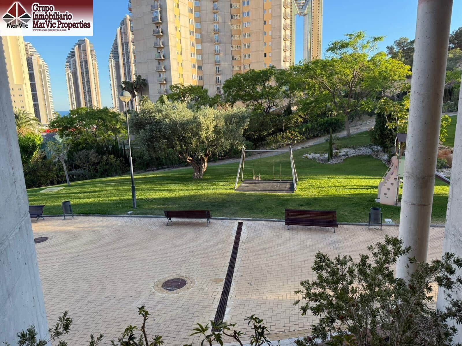 2 bedroom Flat for sale in Benidorm with pool garage - € 336,000 (Ref: 9890415)