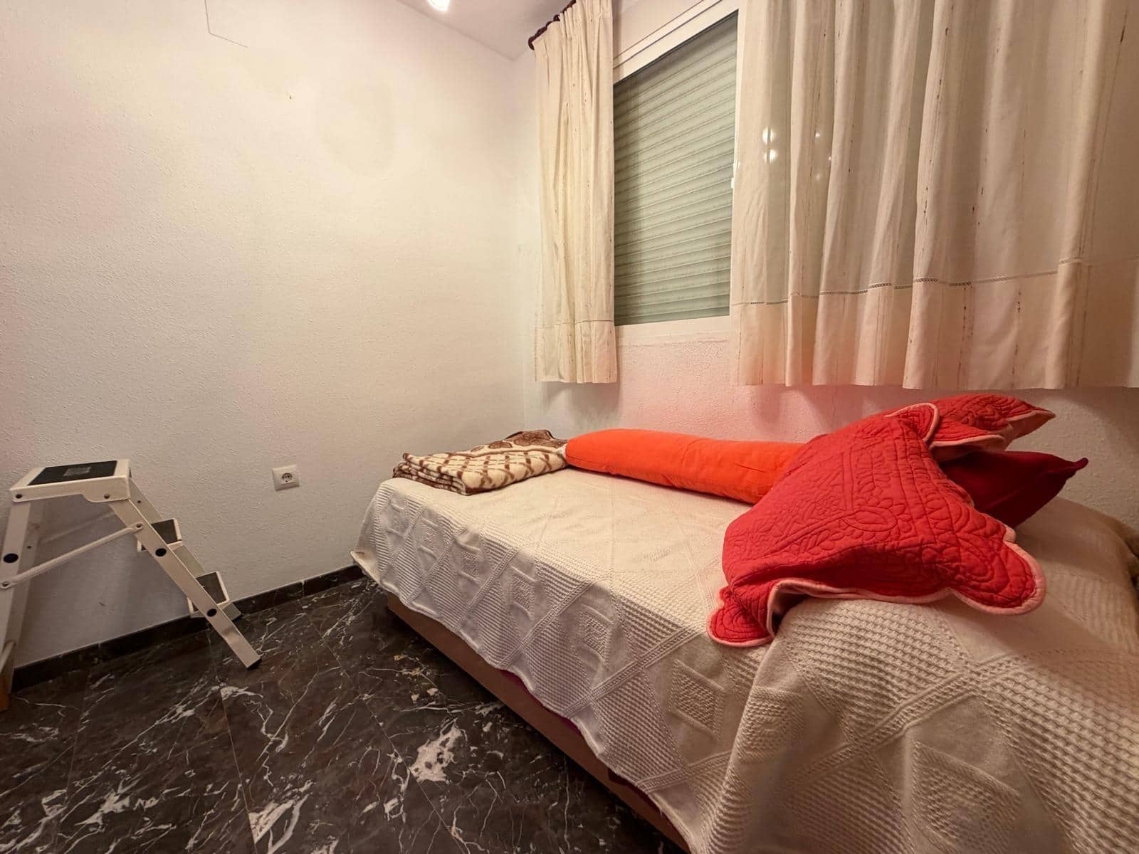 2 sovrum Lägenhet till salu i Benidorm med pool garage - 415 000 € (Ref: 9892405)