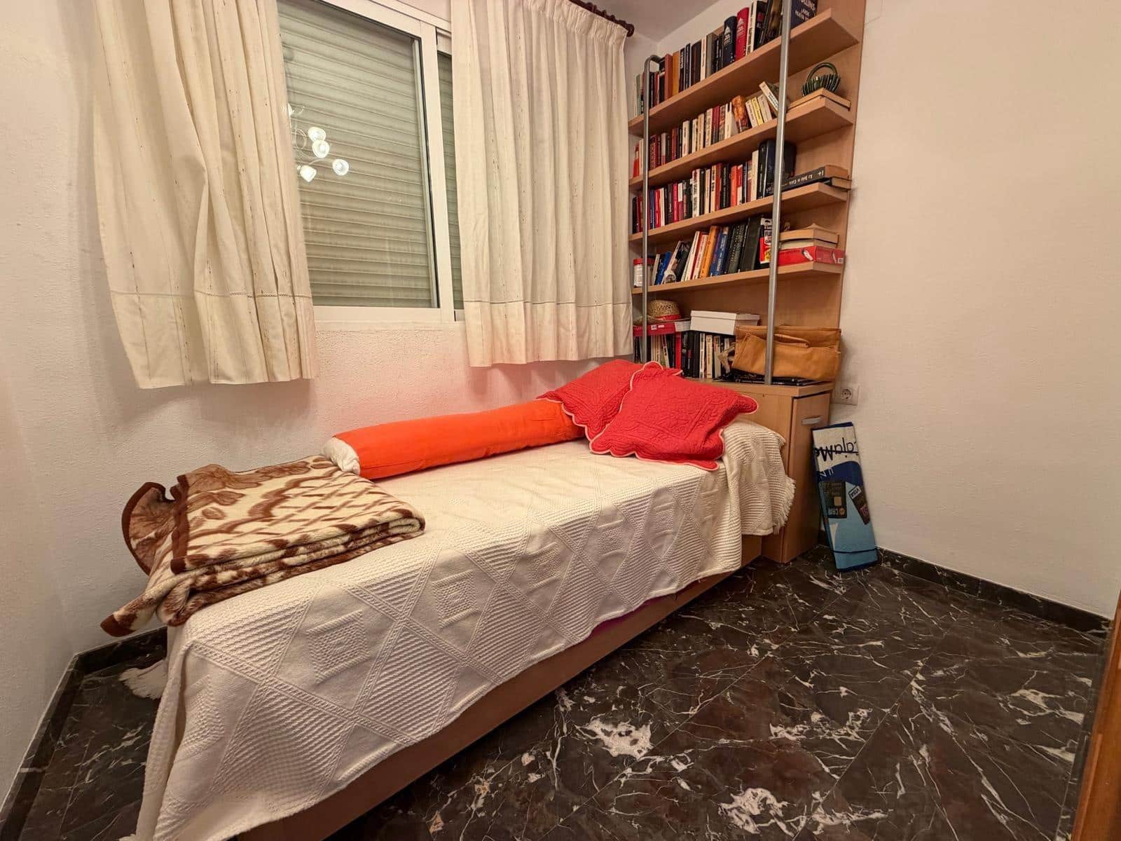 2 sovrum Lägenhet till salu i Benidorm med pool garage - 415 000 € (Ref: 9892405)