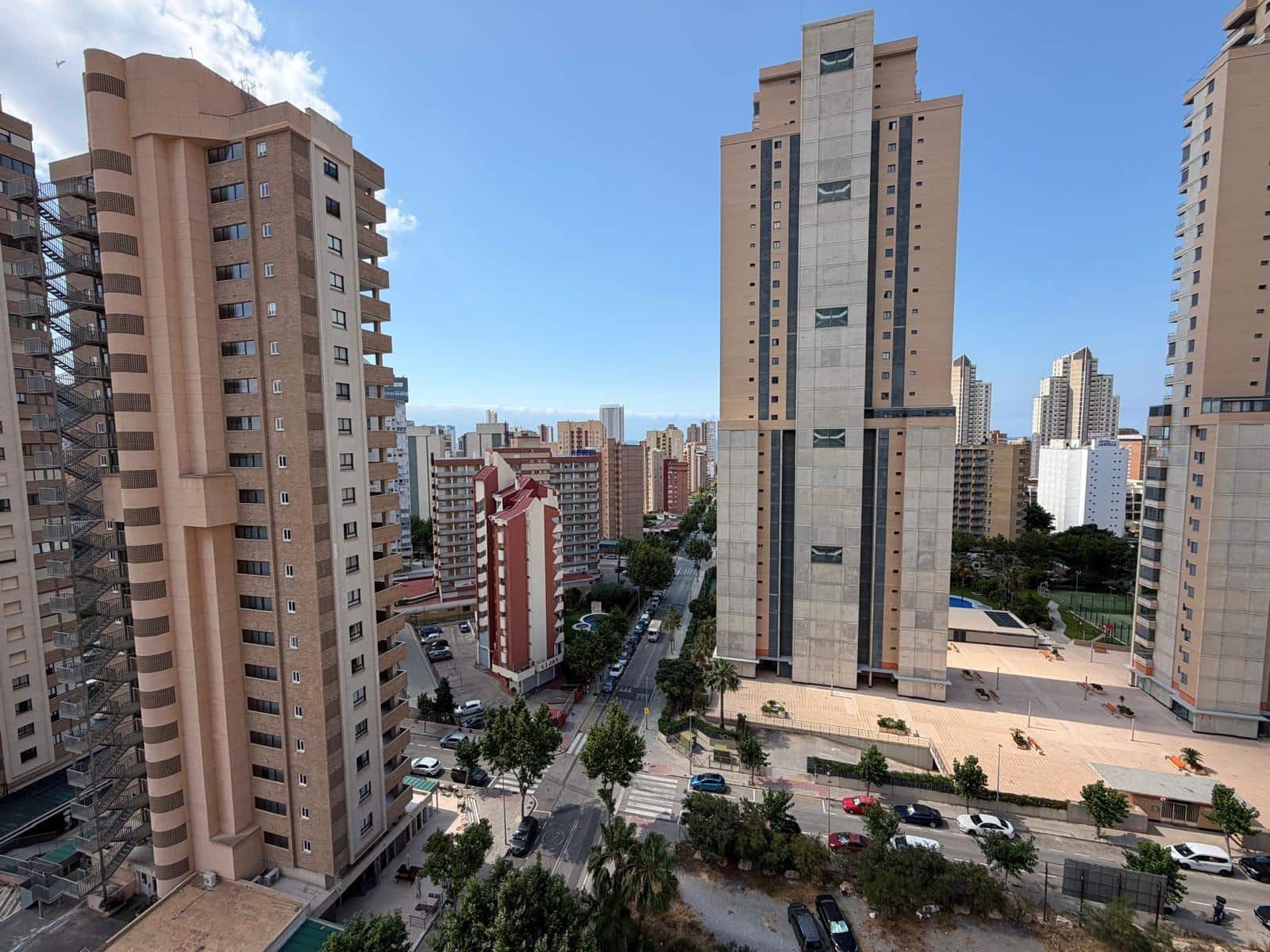 2 sovrum Lägenhet till salu i Benidorm med pool garage - 415 000 € (Ref: 9892405)