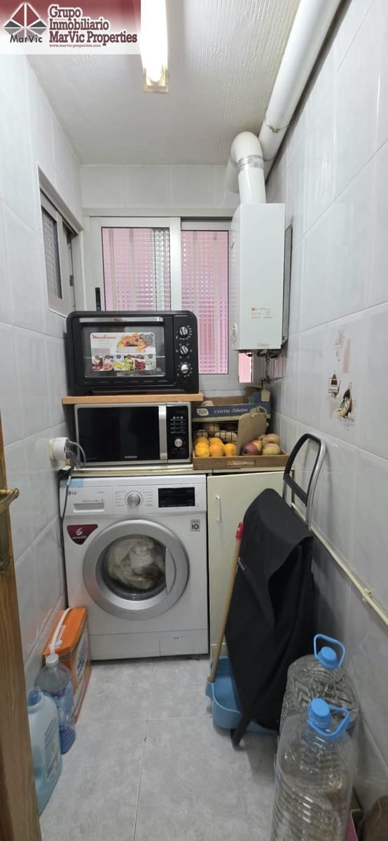 2 Zimmer Apartment zu verkaufen in Benidorm mit Pool - 185.000 € (Ref: 9908061)