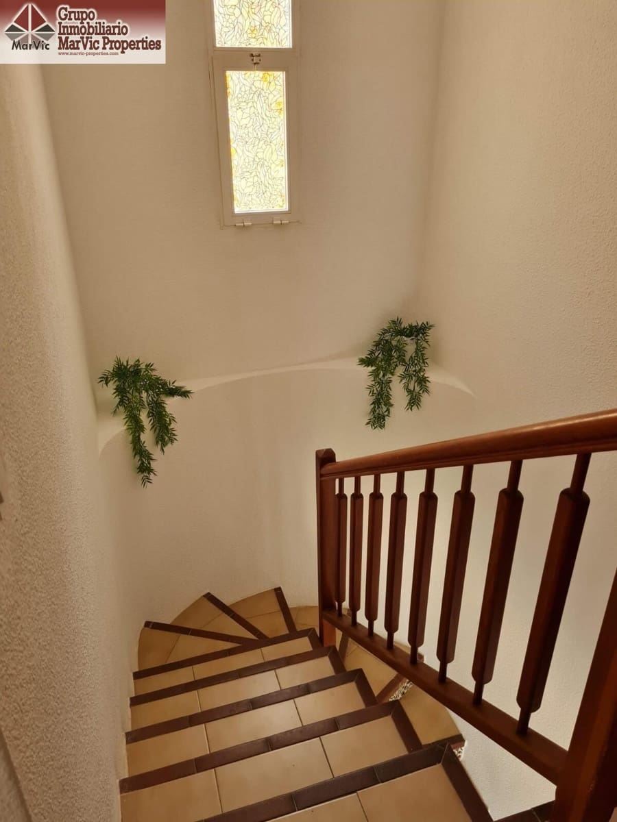 4 Zimmer Villa zu verkaufen in Benidorm mit Pool - 418.950 € (Ref: 9913202)