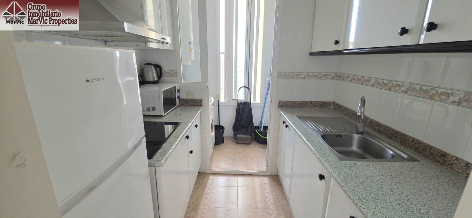 2 Zimmer Wohnung zu vermieten in Benidorm mit Pool Garage - 1.300 € (Ref: 9920455)