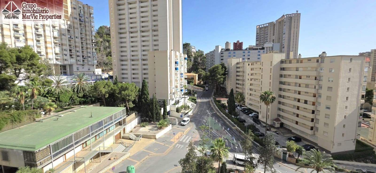 2 Zimmer Wohnung zu vermieten in Benidorm mit Pool Garage - 1.300 € (Ref: 9920455)