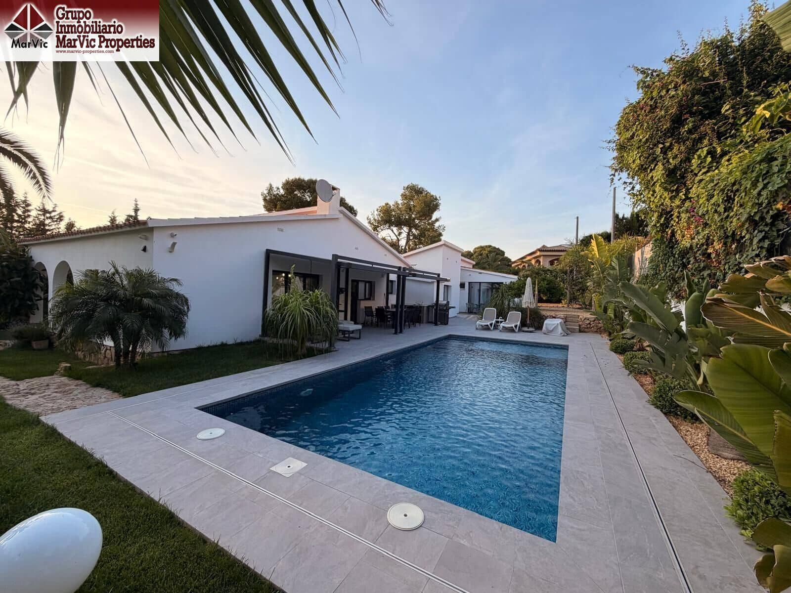 4 bedroom Villa for sale in Benidorm with pool garage - € 870,000 (Ref: 9920456)