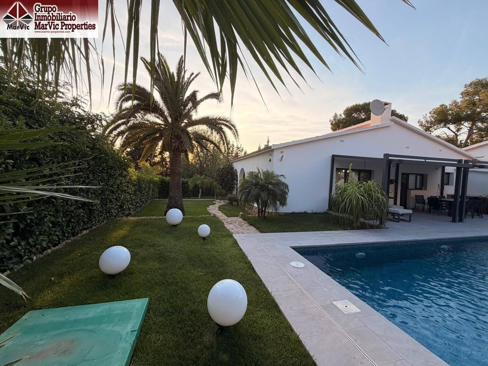 4 bedroom Villa for sale in Benidorm with pool garage - € 870,000 (Ref: 9920456)