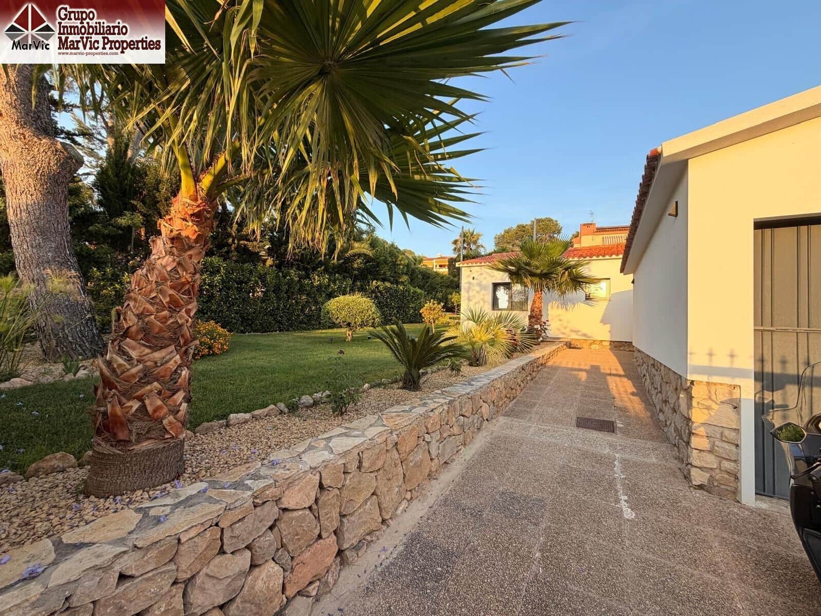 4 bedroom Villa for sale in Benidorm with pool garage - € 870,000 (Ref: 9920456)