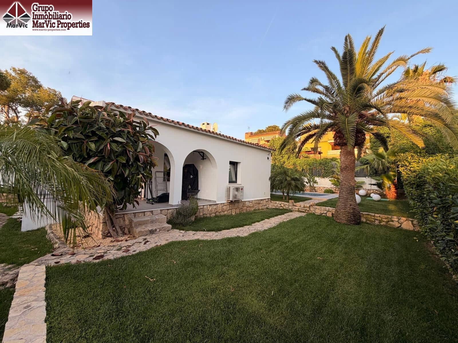 4 bedroom Villa for sale in Benidorm with pool garage - € 870,000 (Ref: 9920456)