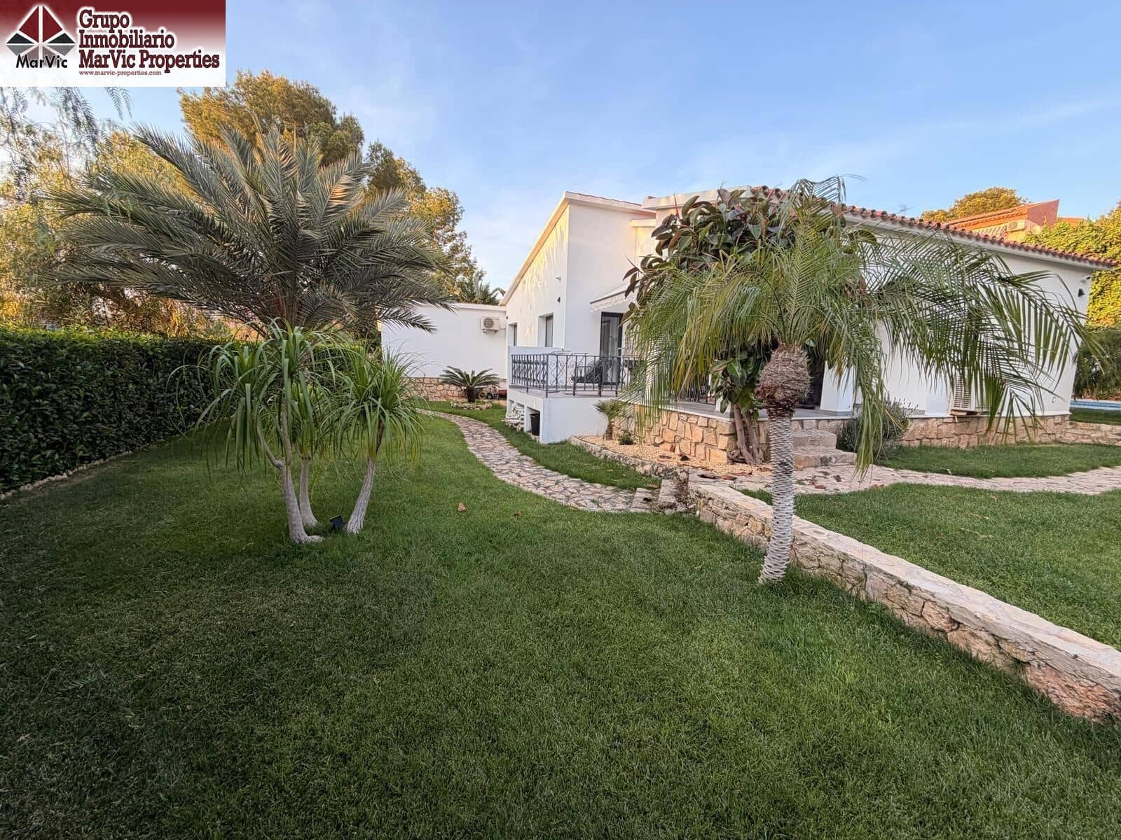4 bedroom Villa for sale in Benidorm with pool garage - € 870,000 (Ref: 9920456)