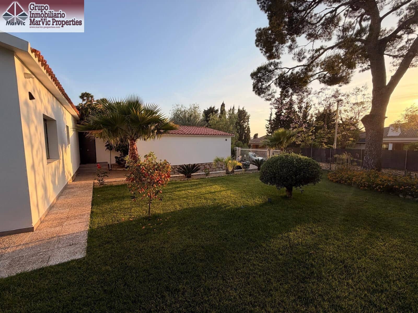 4 bedroom Villa for sale in Benidorm with pool garage - € 870,000 (Ref: 9920456)