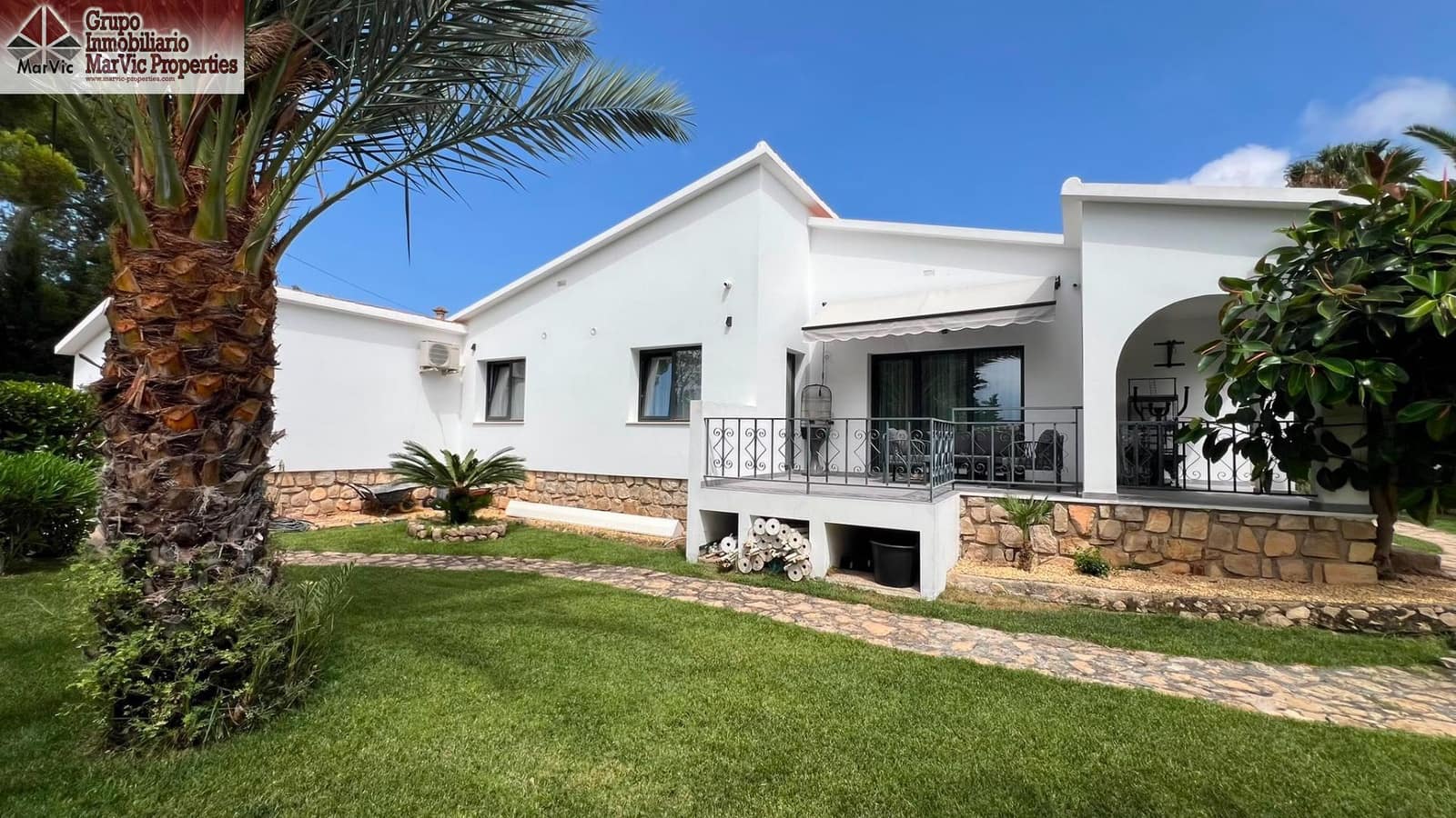 4 bedroom Villa for sale in Benidorm with pool garage - € 870,000 (Ref: 9920456)