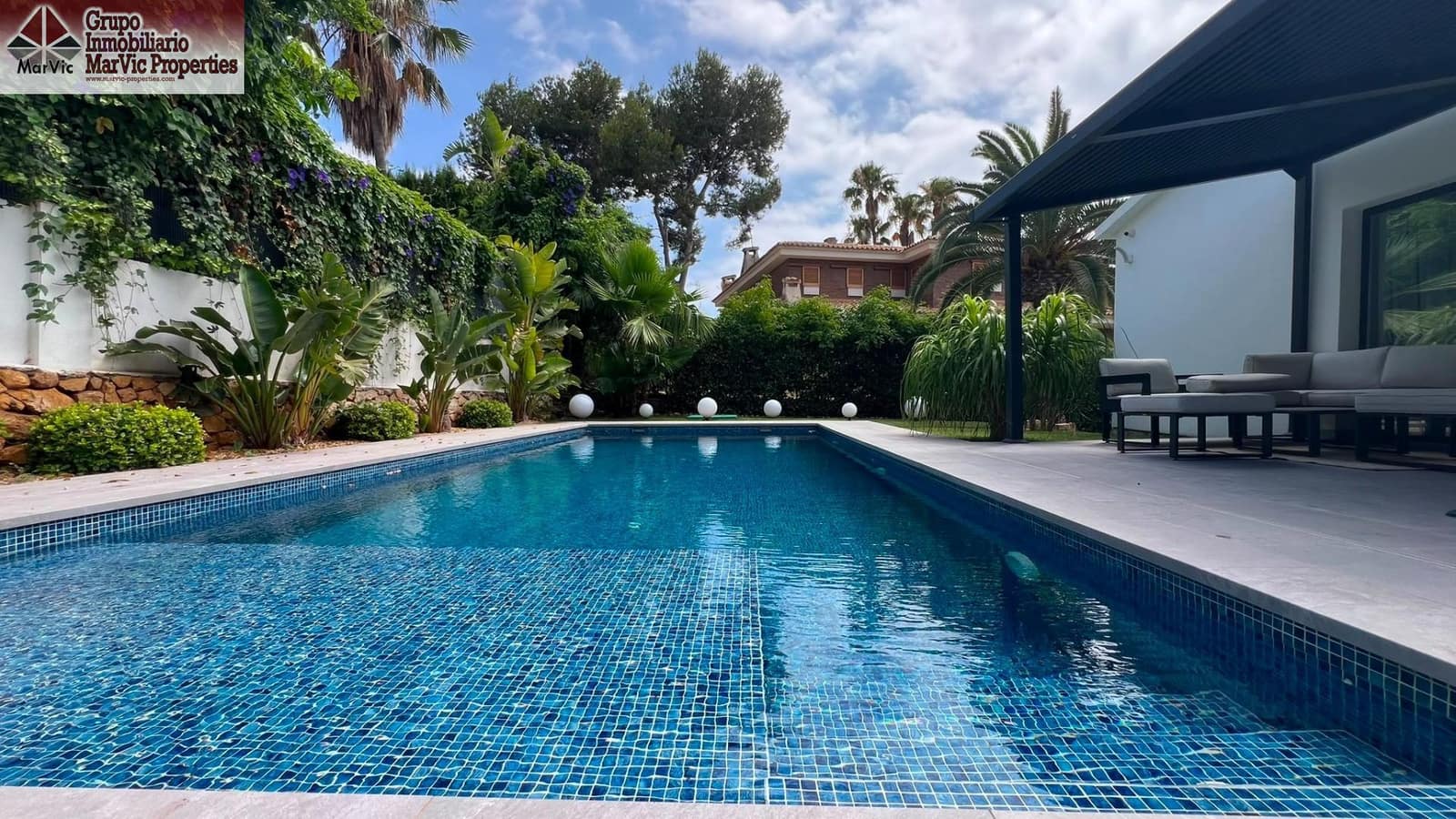 4 bedroom Villa for sale in Benidorm with pool garage - € 870,000 (Ref: 9920456)