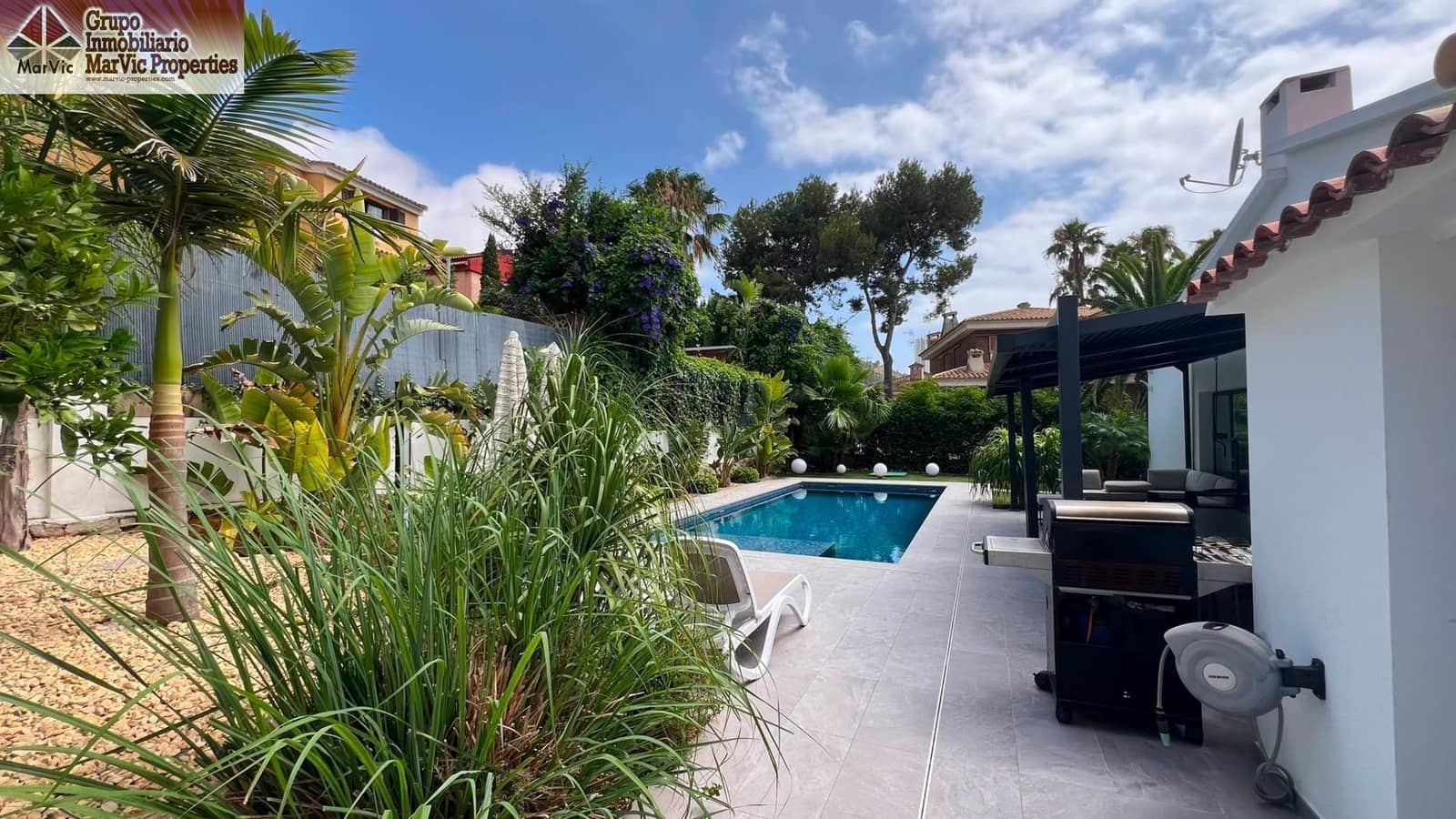 4 bedroom Villa for sale in Benidorm with pool garage - € 870,000 (Ref: 9920456)