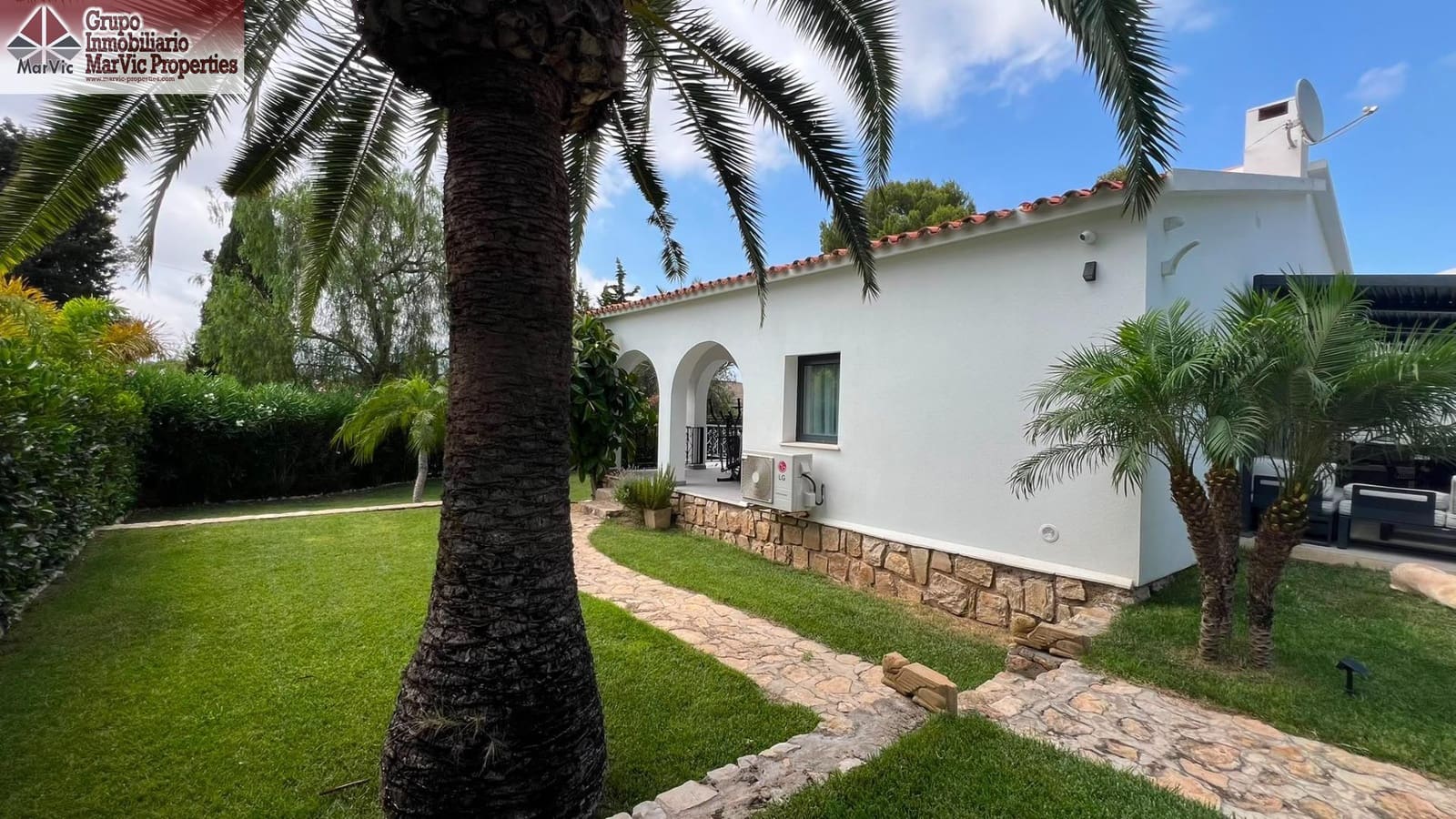 4 bedroom Villa for sale in Benidorm with pool garage - € 870,000 (Ref: 9920456)