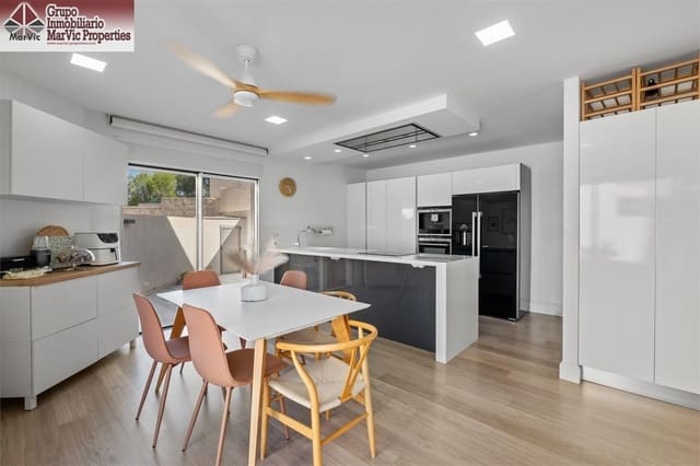 4 slaapkamer Villa te koop in Alfaz del Pi / L'Alfàs del Pi met zwembad - € 577.000 (Ref: 9938245)