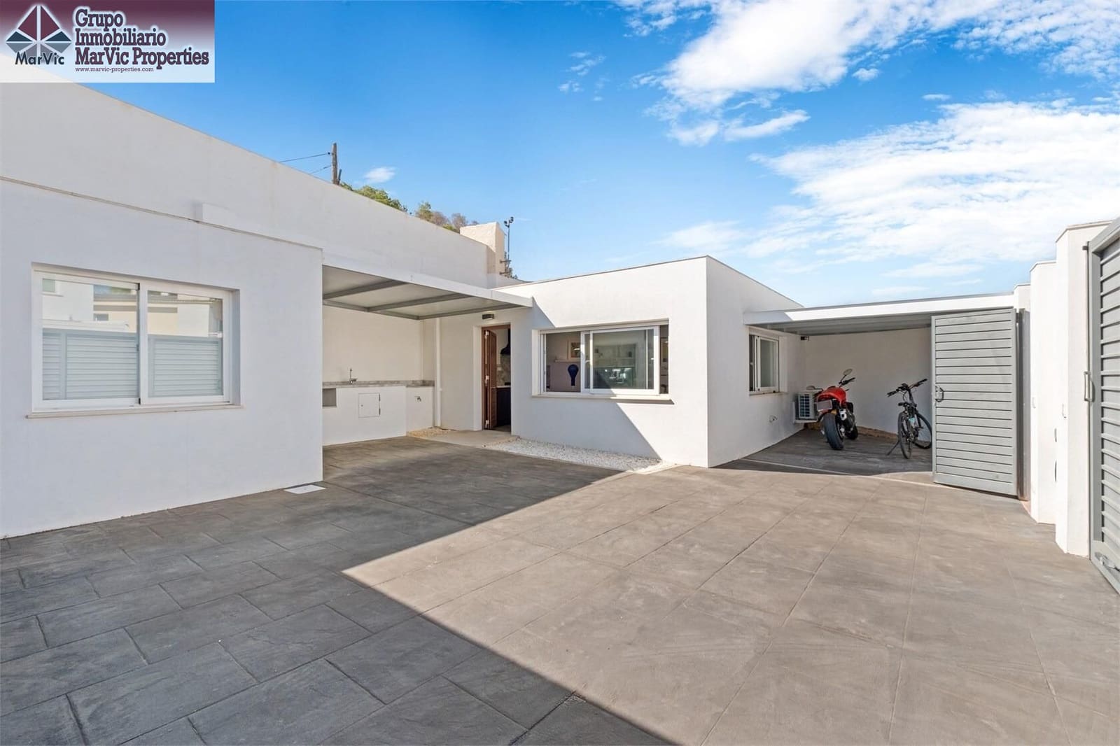 4 sypialnia Willa na sprzedaż w Alfaz del Pi / L'Alfas del Pi z basenem - 577 000 € (Ref: 9938245)
