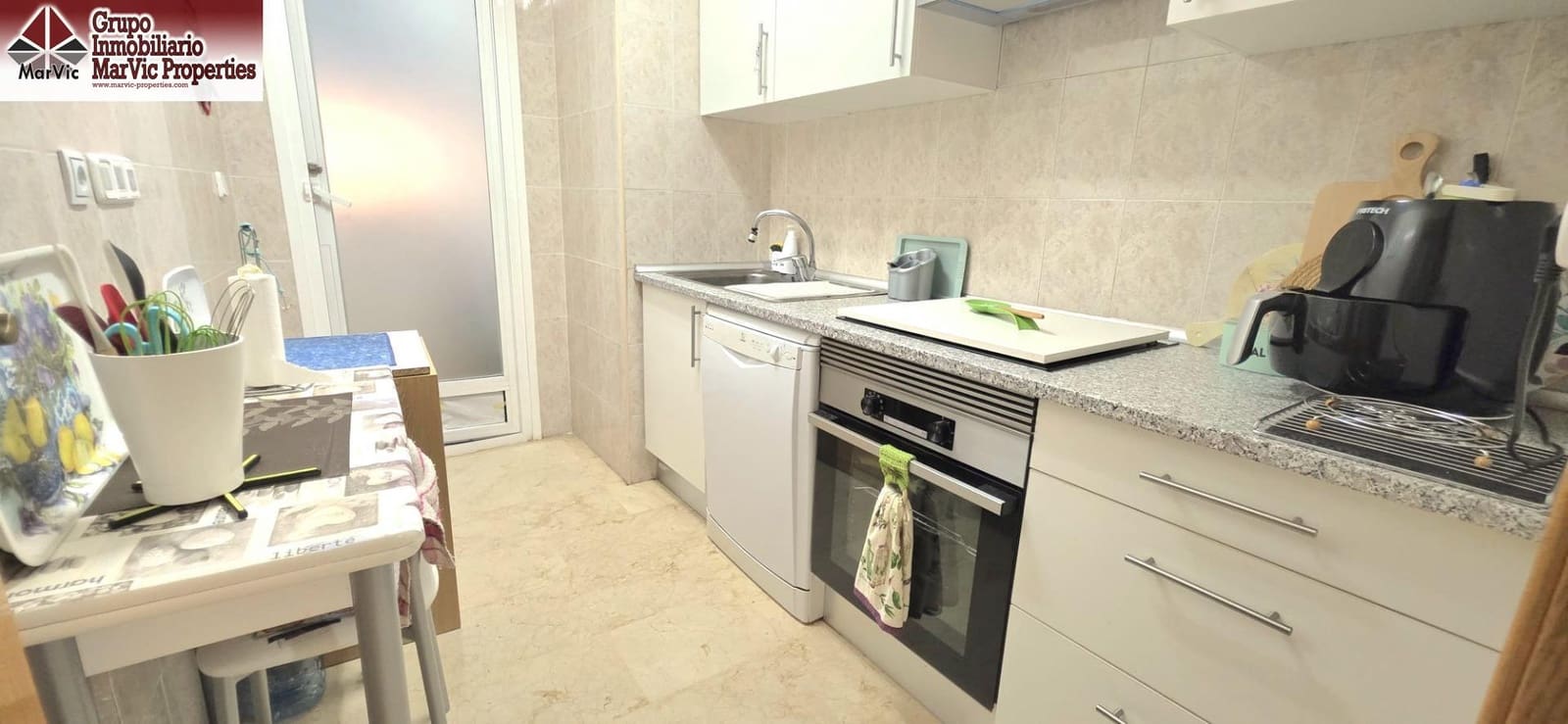 3 bedroom Flat for sale in Benidorm with garage - € 345,000 (Ref: 9966686)