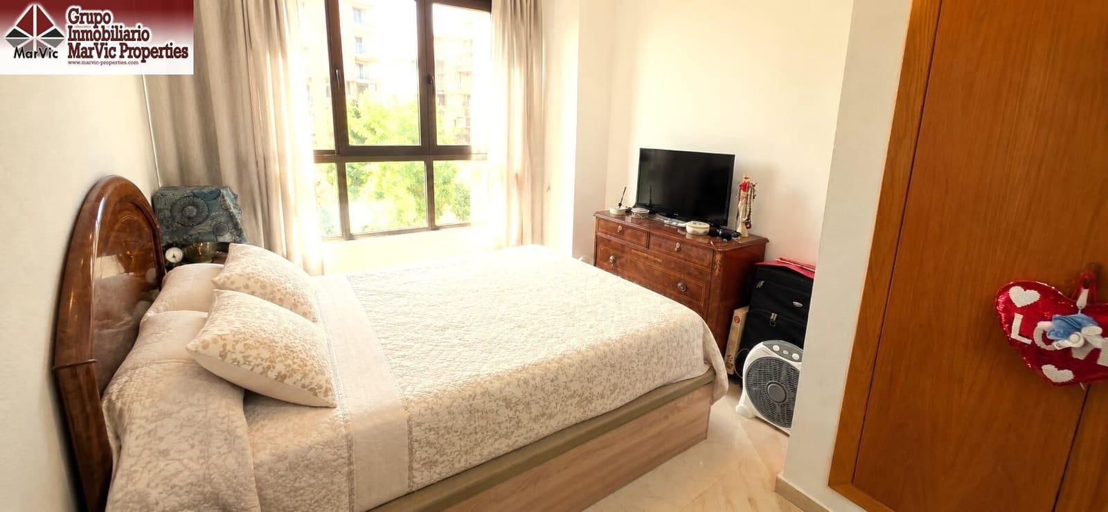 3 bedroom Flat for sale in Benidorm with garage - € 345,000 (Ref: 9966686)
