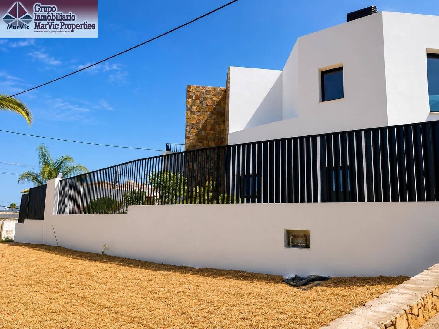 3 soverom Villa til salgs i Alfaz del Pi / L'Alfas del Pi med svømmebasseng garasje - € 850 000 (Ref: 9977359)