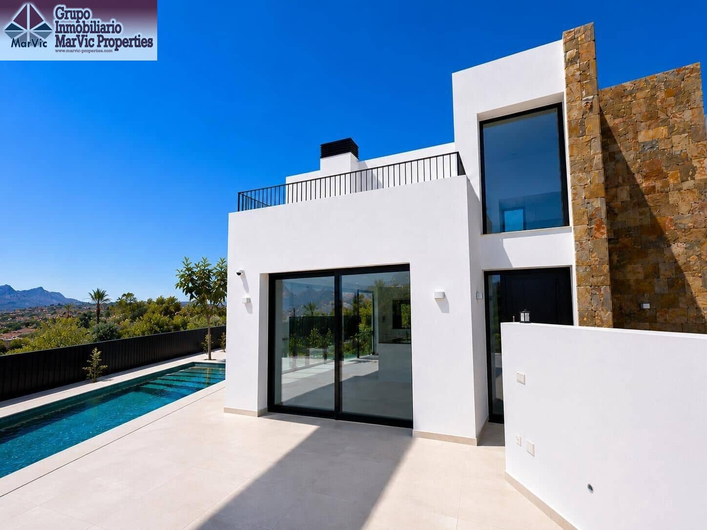 3 soverom Villa til salgs i Alfaz del Pi / L'Alfas del Pi med svømmebasseng garasje - € 850 000 (Ref: 9977359)