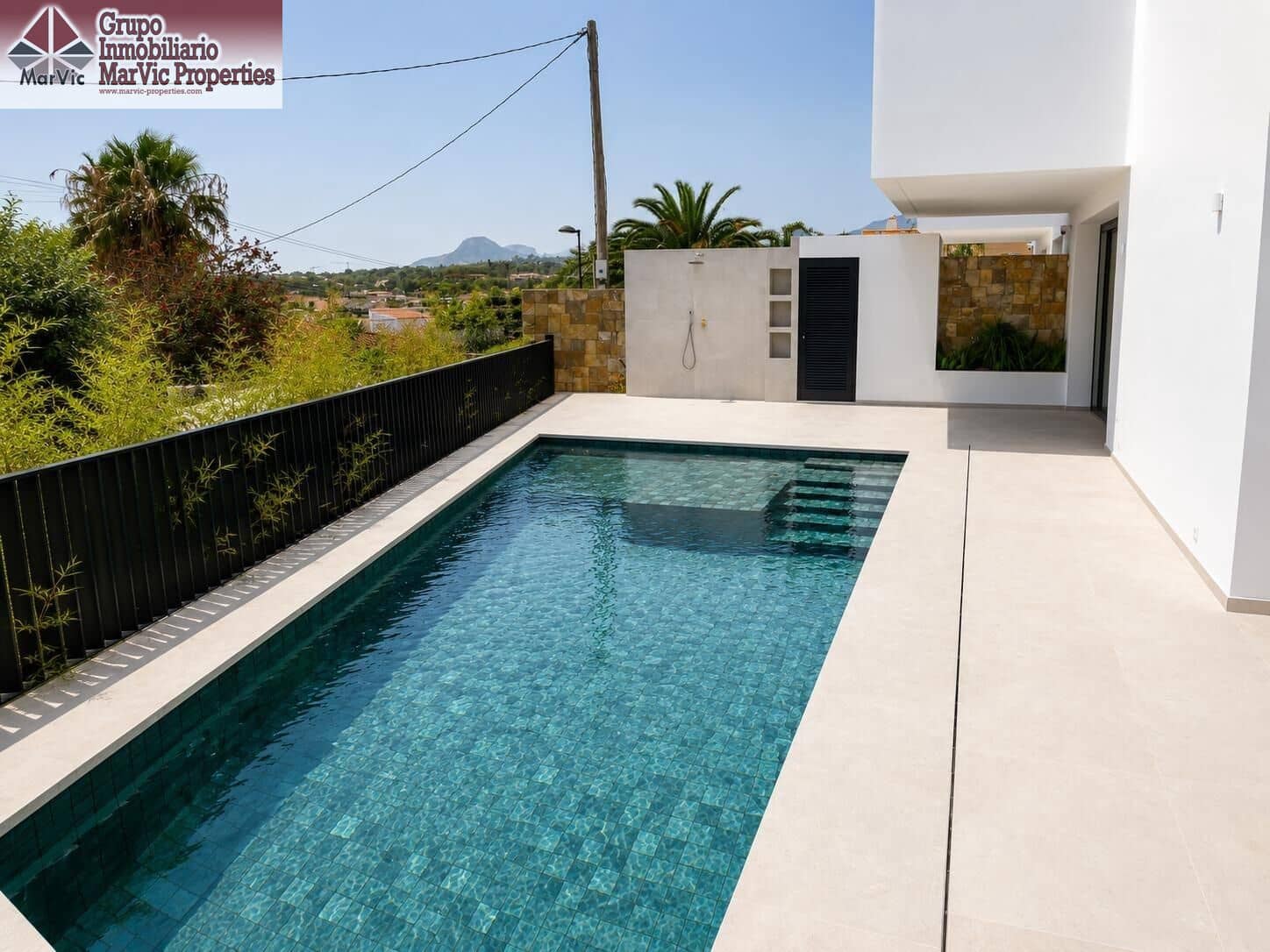3 soverom Villa til salgs i Alfaz del Pi / L'Alfas del Pi med svømmebasseng garasje - € 850 000 (Ref: 9977359)