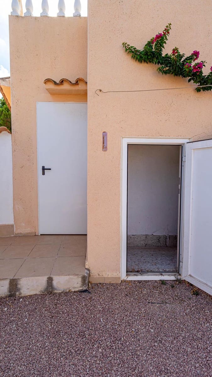 2 bedroom Villa for sale in La Florida with pool garage - € 194,999 (Ref: 10005335)