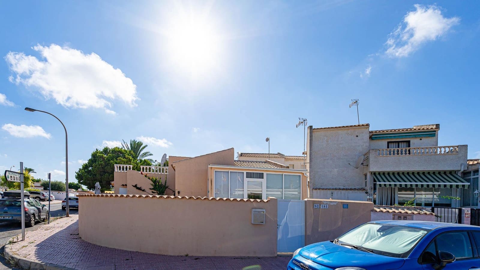 2 bedroom Villa for sale in La Florida with pool garage - € 194,999 (Ref: 10005335)