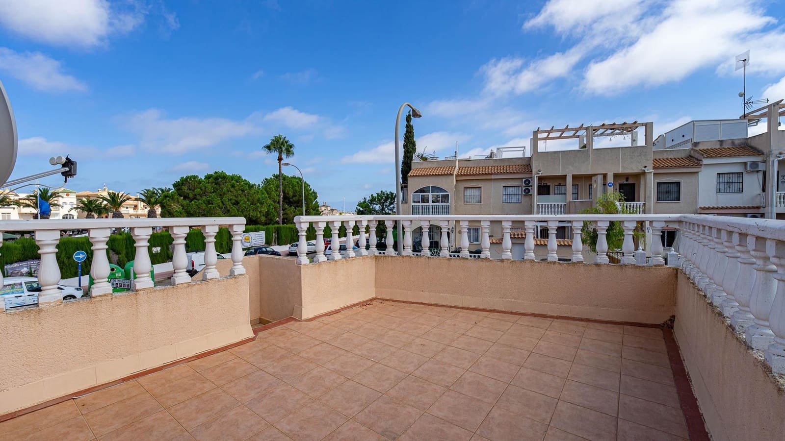 2 bedroom Villa for sale in La Florida with pool garage - € 194,999 (Ref: 10005335)