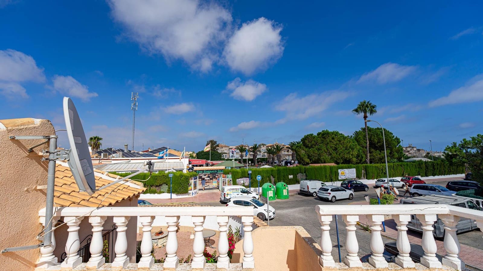 2 bedroom Villa for sale in La Florida with pool garage - € 194,999 (Ref: 10005335)