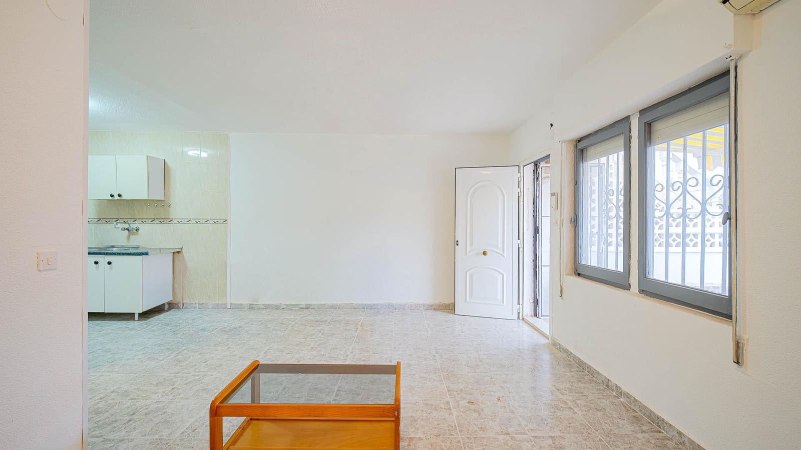 2 slaapkamer Rijtjeshuis te koop in El Limonar - € 105.000 (Ref: 10011558)