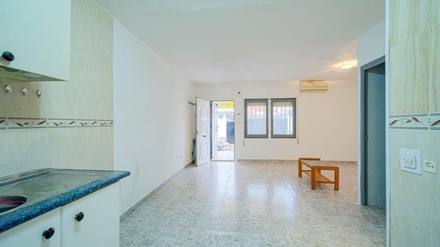 2 slaapkamer Rijtjeshuis te koop in El Limonar, Torrevieja - € 105.000 (Ref: 10011558)