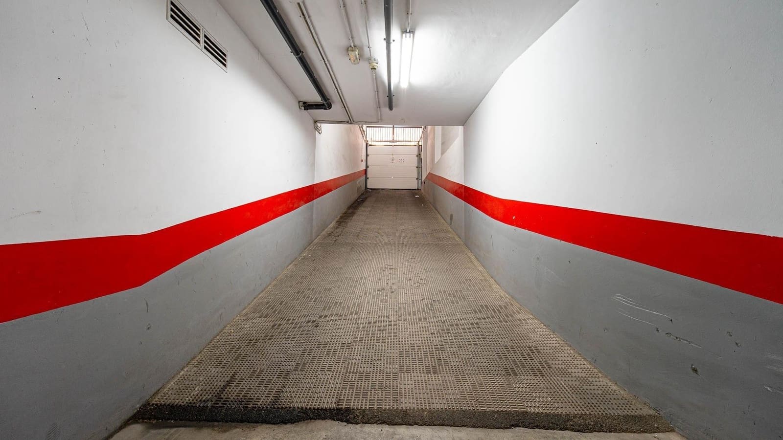 Garage til salg i Torrevieja - € 26.500 (Ref: 10013084)