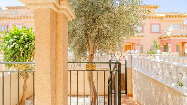 Apartamento de 2 habitaciones en El Chaparral, Torrevieja en venta con piscina - 140.000 € (Ref: 10017607)