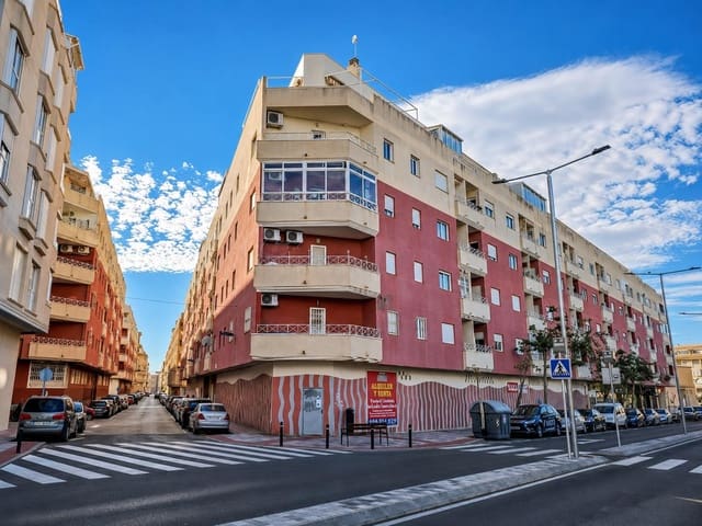 Garage à vendre à Parque de las Naciones, Torrevieja - 11 999 € (Ref: 10021028)