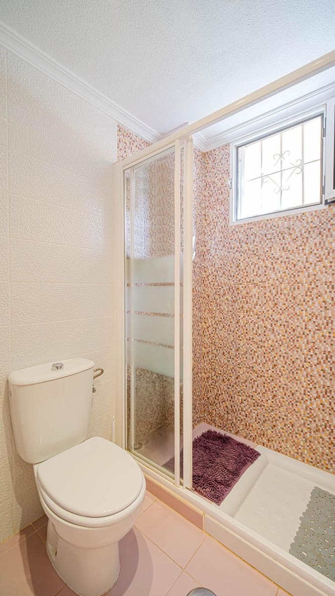 3 bedroom Bungalow for sale in Torrevieja with pool - € 164,999 (Ref: 10024261)