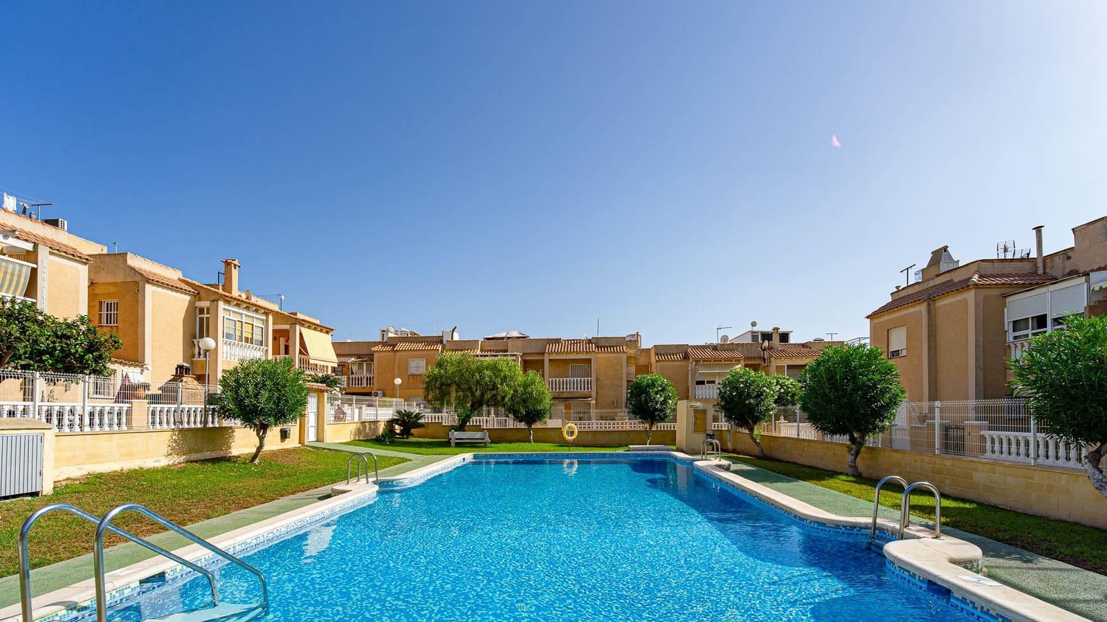 3 bedroom Bungalow for sale in Torrevieja with pool - € 164,999 (Ref: 10024261)