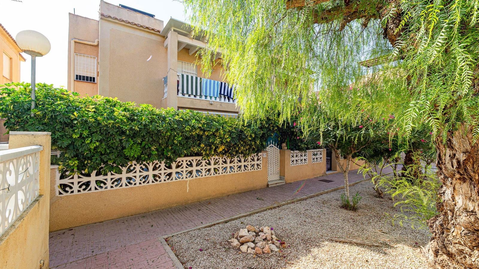 3 bedroom Bungalow for sale in Torrevieja with pool - € 164,999 (Ref: 10024261)