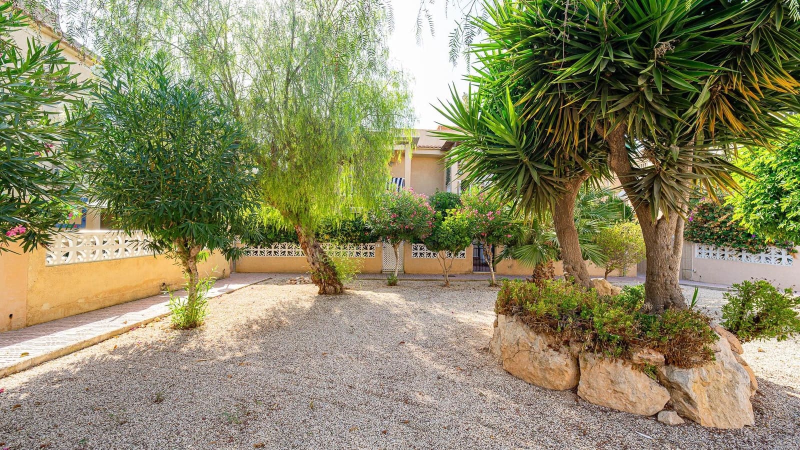 3 bedroom Bungalow for sale in Torrevieja with pool - € 164,999 (Ref: 10024261)