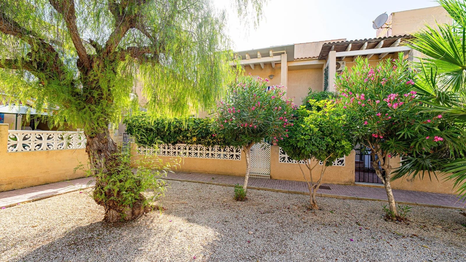 3 bedroom Bungalow for sale in Torrevieja with pool - € 164,999 (Ref: 10024261)