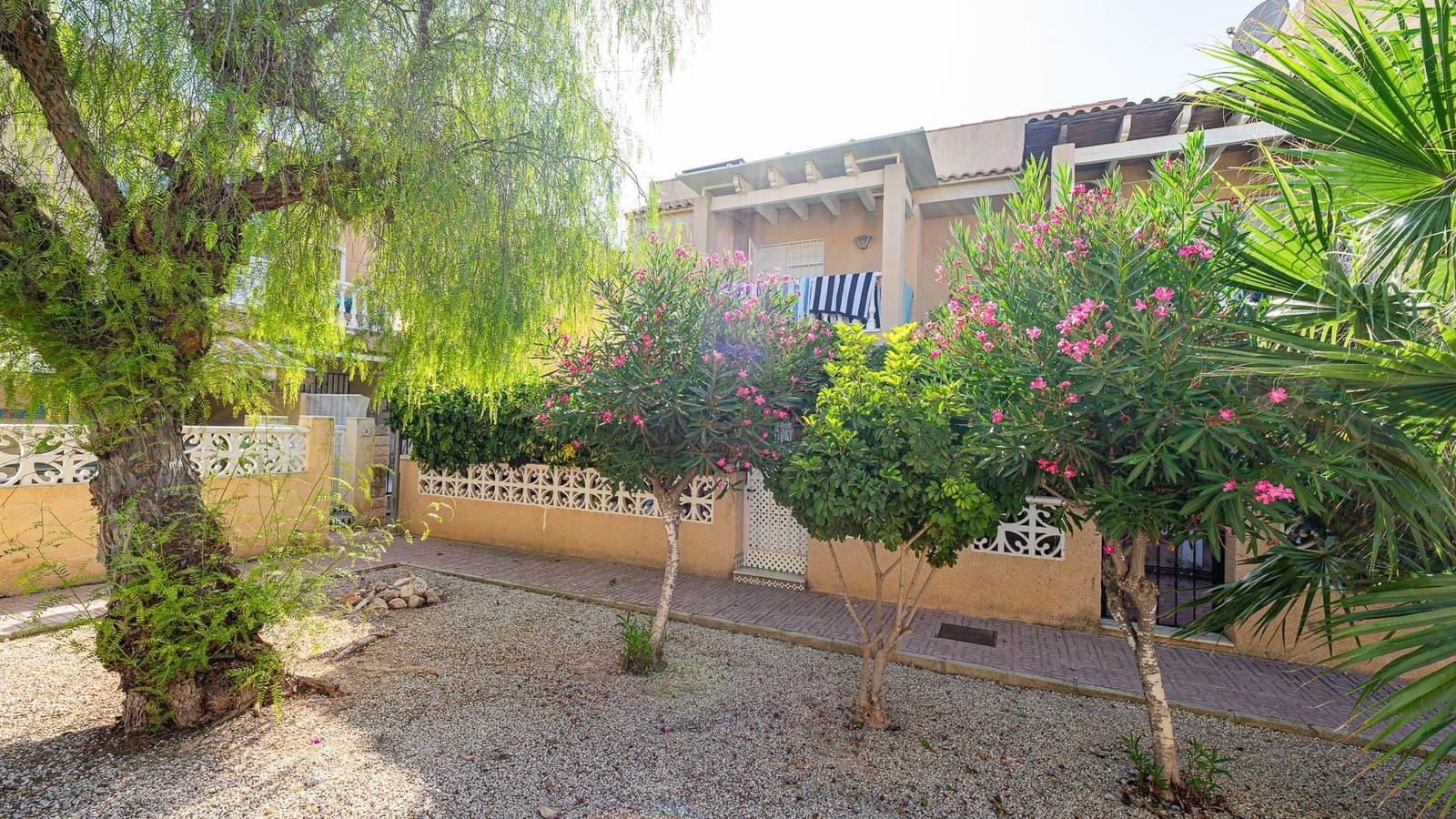 3 bedroom Bungalow for sale in Torrevieja with pool - € 164,999 (Ref: 10024261)