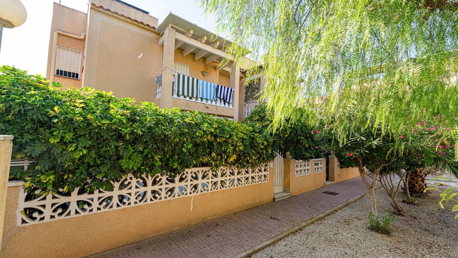 3 bedroom Bungalow for sale in Torrevieja with pool - € 164,999 (Ref: 10024261)