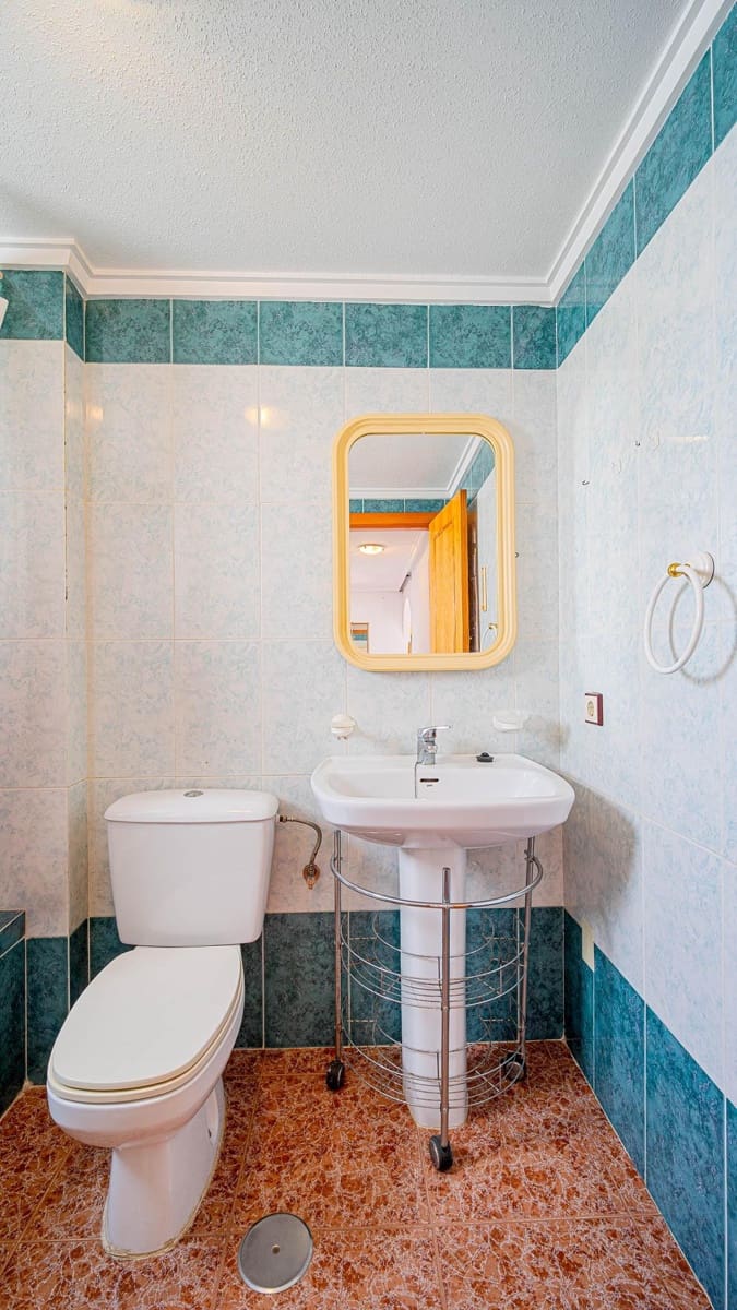 3 slaapkamer Penthouse te koop in Torrevieja met zwembad - € 149.999 (Ref: 10027882)