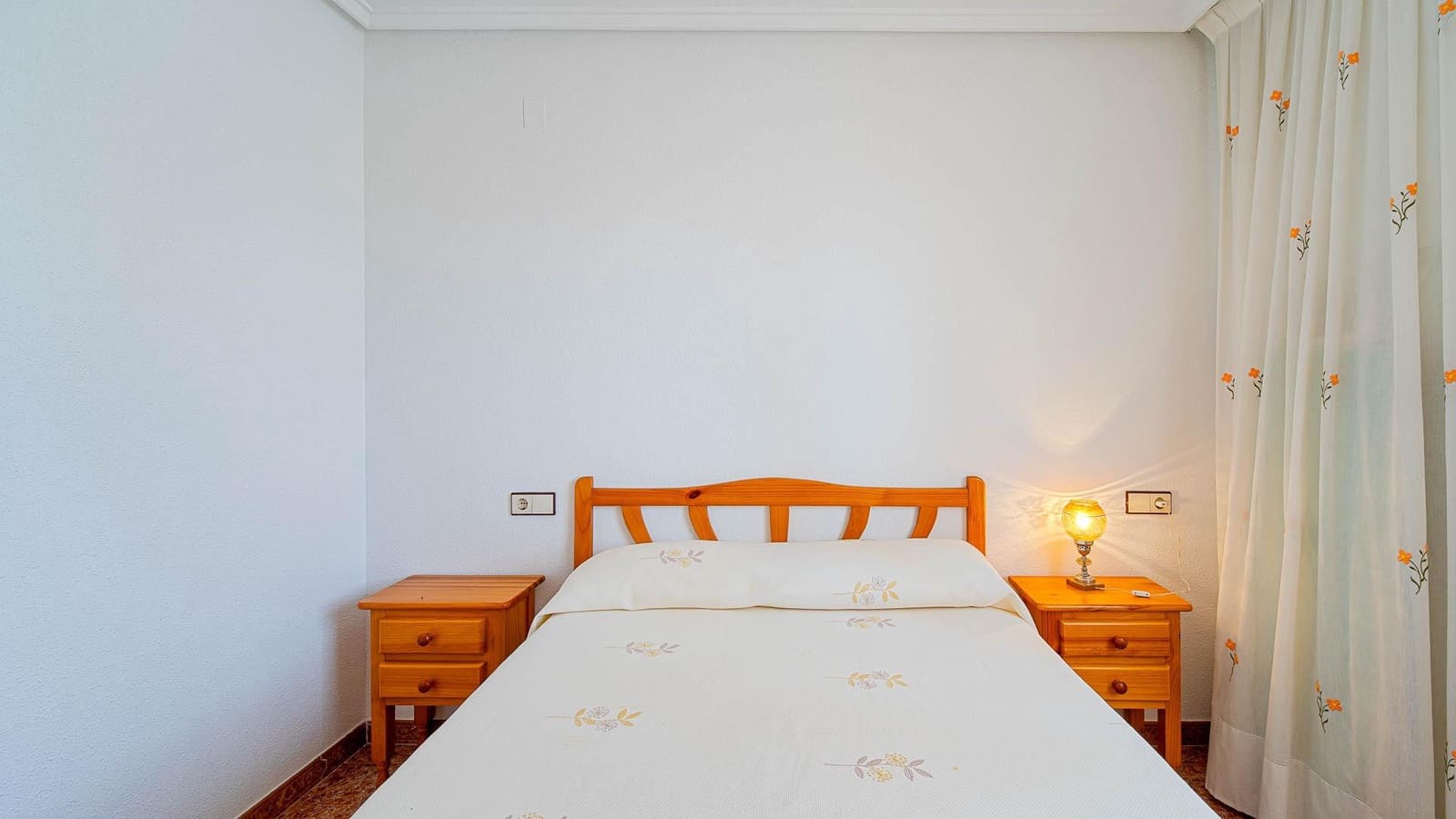 3 slaapkamer Penthouse te koop in Torrevieja met zwembad - € 149.999 (Ref: 10027882)
