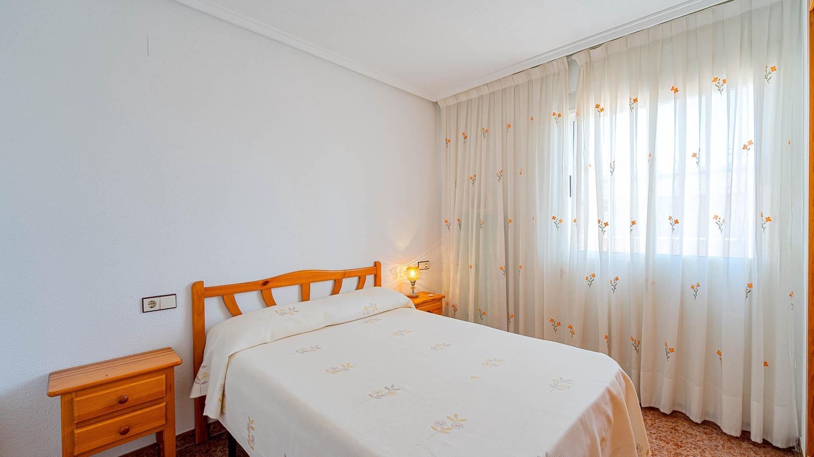 3 slaapkamer Penthouse te koop in Torrevieja met zwembad - € 149.999 (Ref: 10027882)